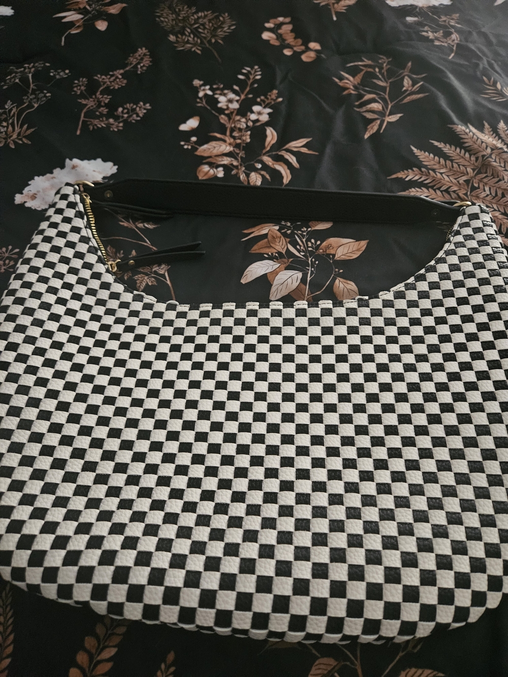 Black and White Checkered Shoulder Bag - Classic Pattern - Picture 2 of 7